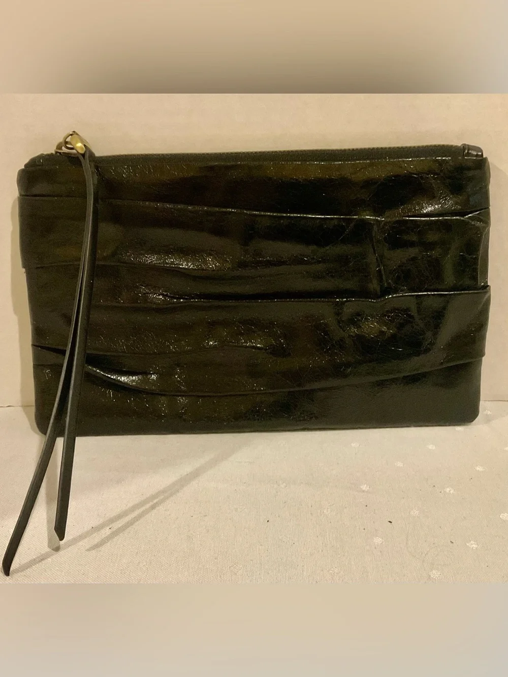 HOBO INTERNATIONAL WAVER BLACK LEATHER  CLUTCH WRISTLET PULL OUT STRAP - NEW